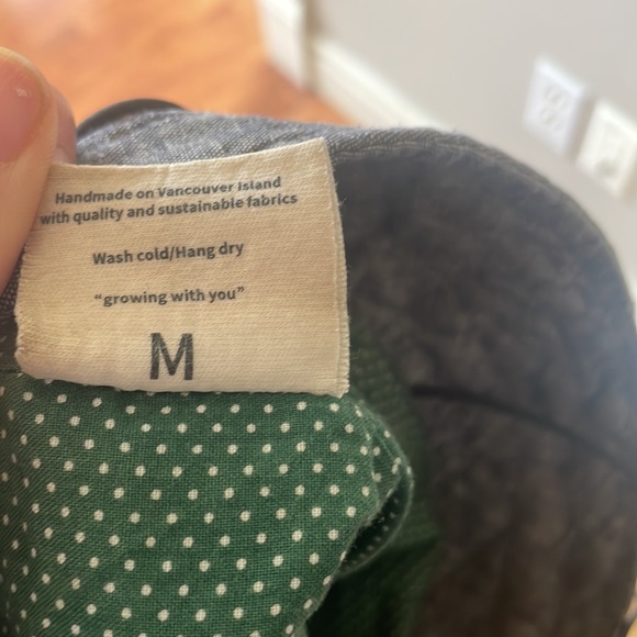 Toad in a tree sunhat.  Size M.  Chambray with octopus print - Picture 5 of 7